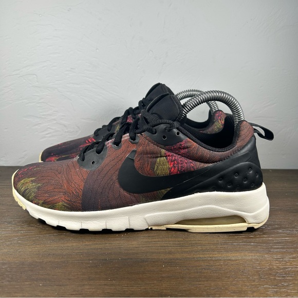 Nike Air Max Motion Black/Red Athletic Shoes Women's size 8 - Picture 3 of 7